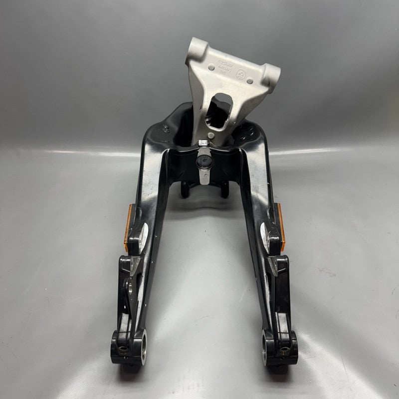 7717732 BMW K1600GTL FRONT SWINGARM WHEEL CARRIER 2015 2016 2017 2018 2019 2020 2021 OEM