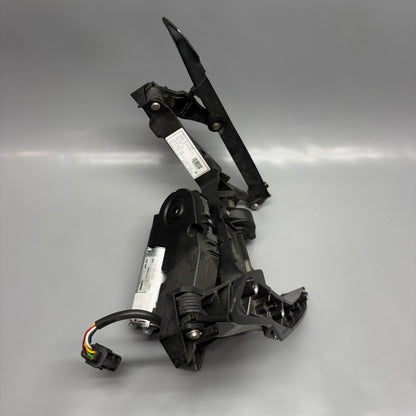 BMW K1600 BAGGER WINDSHIELD ADJUSTMENT 2017 2018 2019 2020 2021 OEM 85