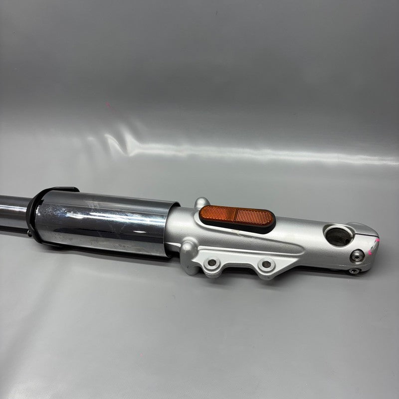 R18 BMW R18 TRANSCONTINENTAL FORK LEG RIGHT 2020 2021 2022 2023 2024 OEM