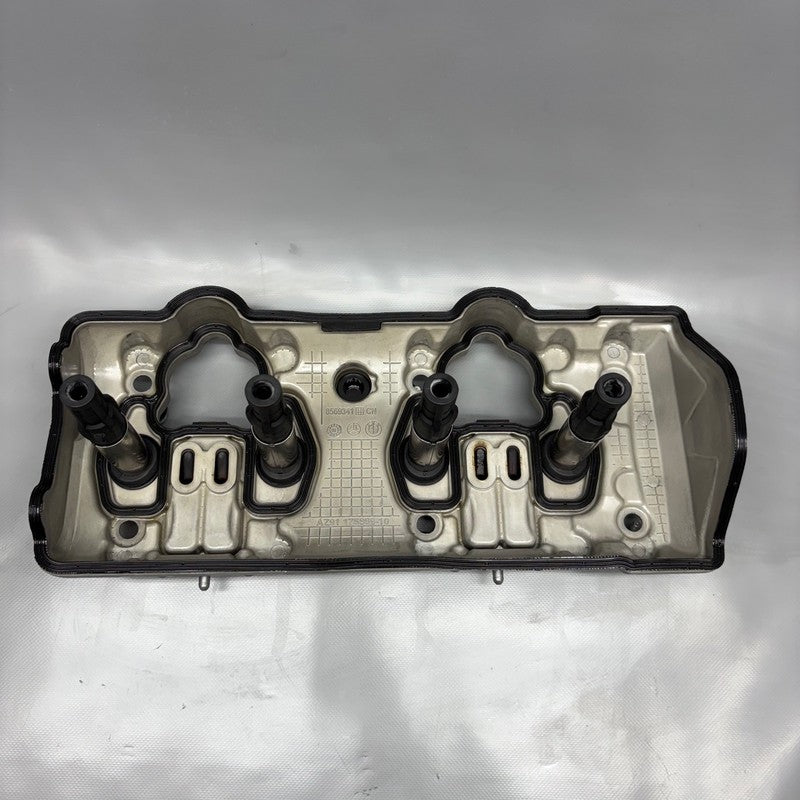 BMW S1000R CYLINDER HEAD COVER 2020 2021 2022 2023 2024 OEM 8569341