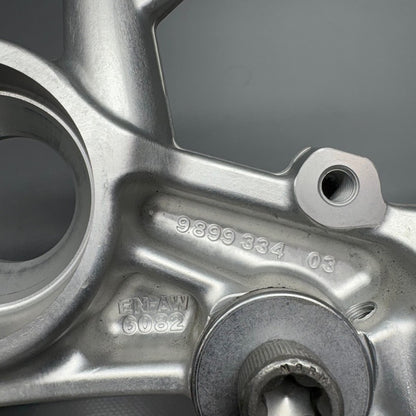 9899334 BMW R18 UPPER FORK CROSS BRACE 2020 2021 2022 2023 2024 OEM 9899334