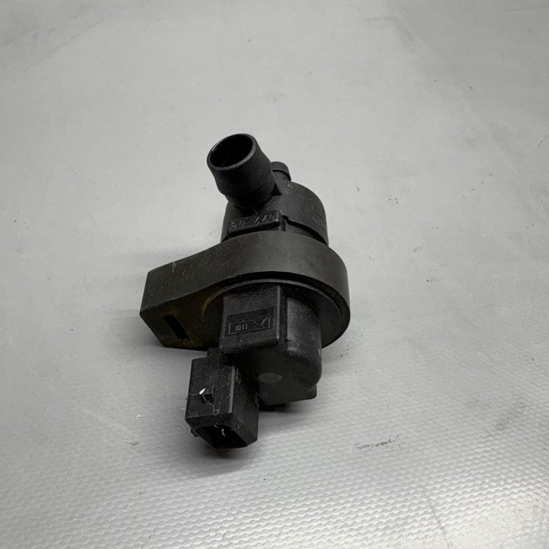 BMW K1600GT FUEL TANK BREATHER VALVE 2011 2012 2013 2014 2015 2016 OEM