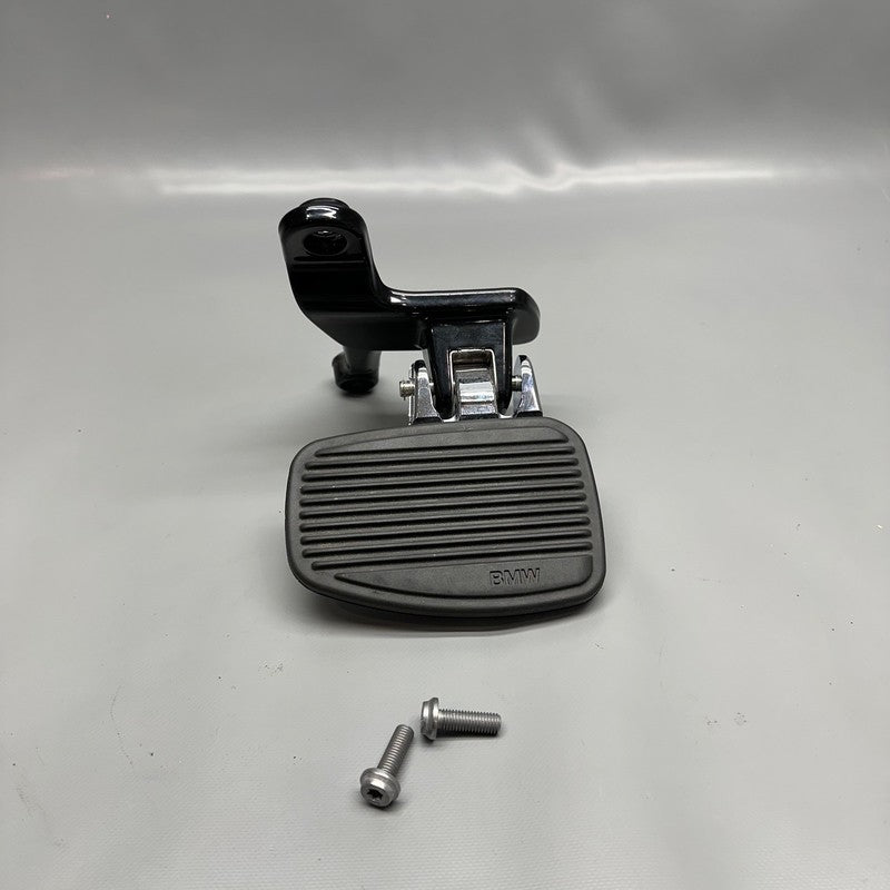 BMW R18 TRANSCONTINENTAL FOOTREST PLATE RIGHT REAR 2020-2022 2023 2024
