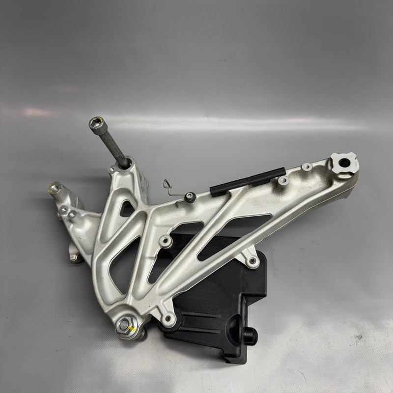 BMW G650X K15 MOUNT FOR STRUT 2006 2007 2008 2009 OEM 7696700