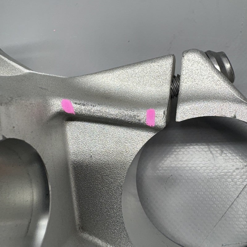 8404205 BMW F900R TRIPLE TREE CLAMP UPPER 2020 2021 2022 2023 2024 OEM 8404205