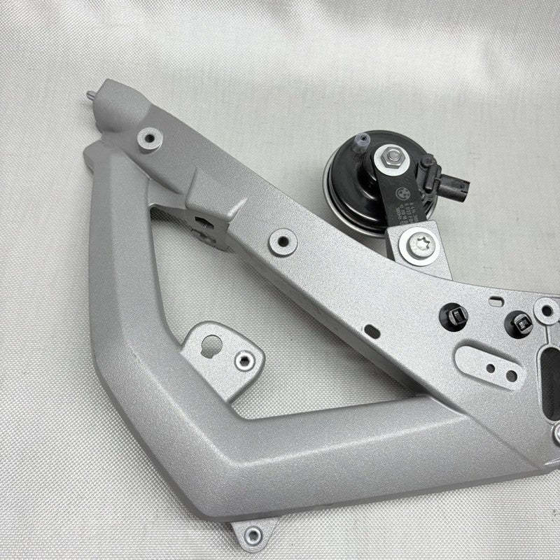 8528674 BMW R1250 GS RIGHT FAIRING MOUNT BRACKET 2018 2019 2020 OEM 8528674