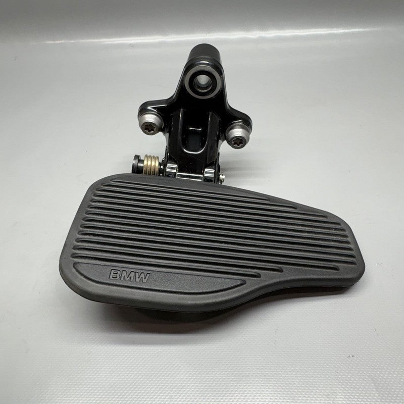 8392697 BMW R18 TRANSCONTINENTAL RUNNING BOARD LEFT 2020 2021 2022 2023 2024 2025 OEM