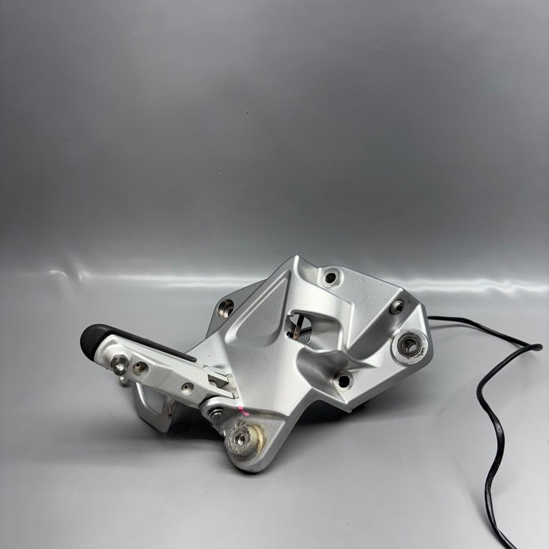 7678670 BMW F800ST FOOTREST RIGHT FRONT 2005 2006 2007 2008 2009 2010 2011 OEM 7678670