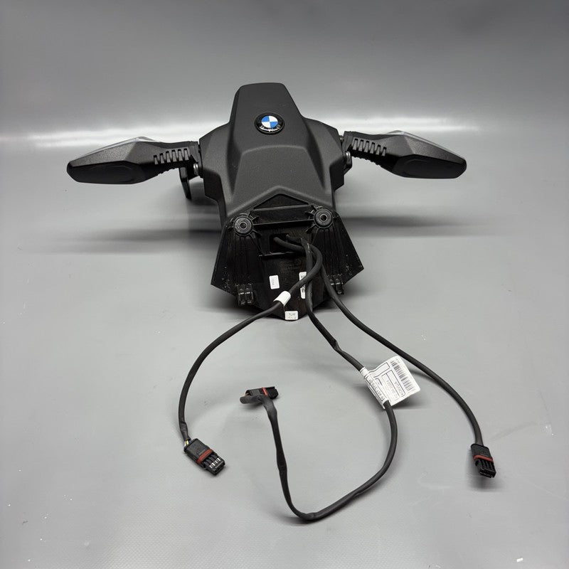 7107681 BMW M1000R TURN SIGNALS REAL PLATE BRACKET 2021 2022 2023 2024 OEM 7107681