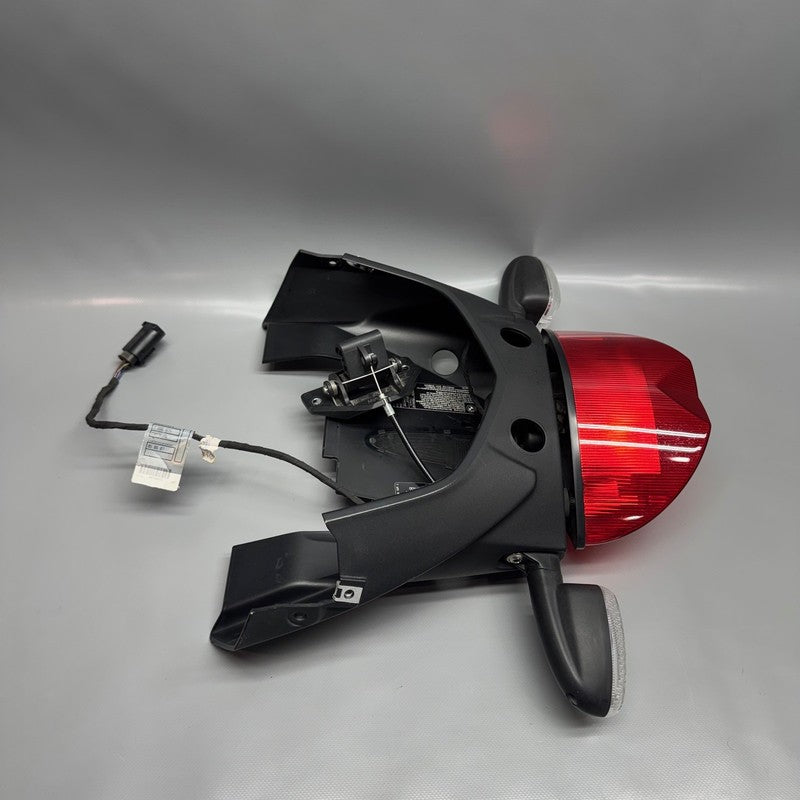 BMW F800ST TAIL LIGHT WITH MOUNT BRACKET 2006 2007 2008 2009 2010 2011