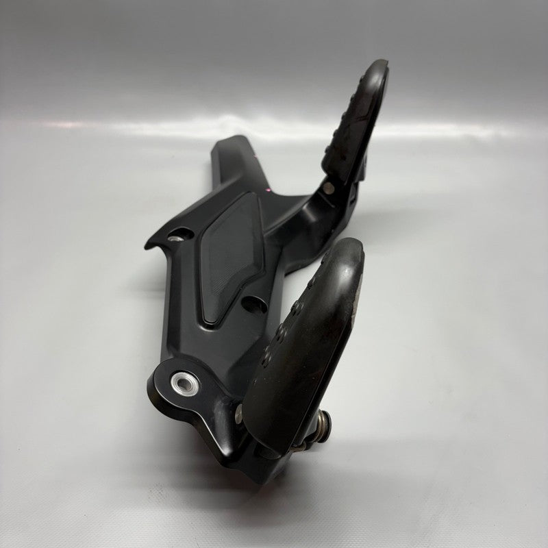 BMW K1600 BAGGER FOOTPEG PLATE LEFT 2017 2018 2019 2020 2021 OEM 85596