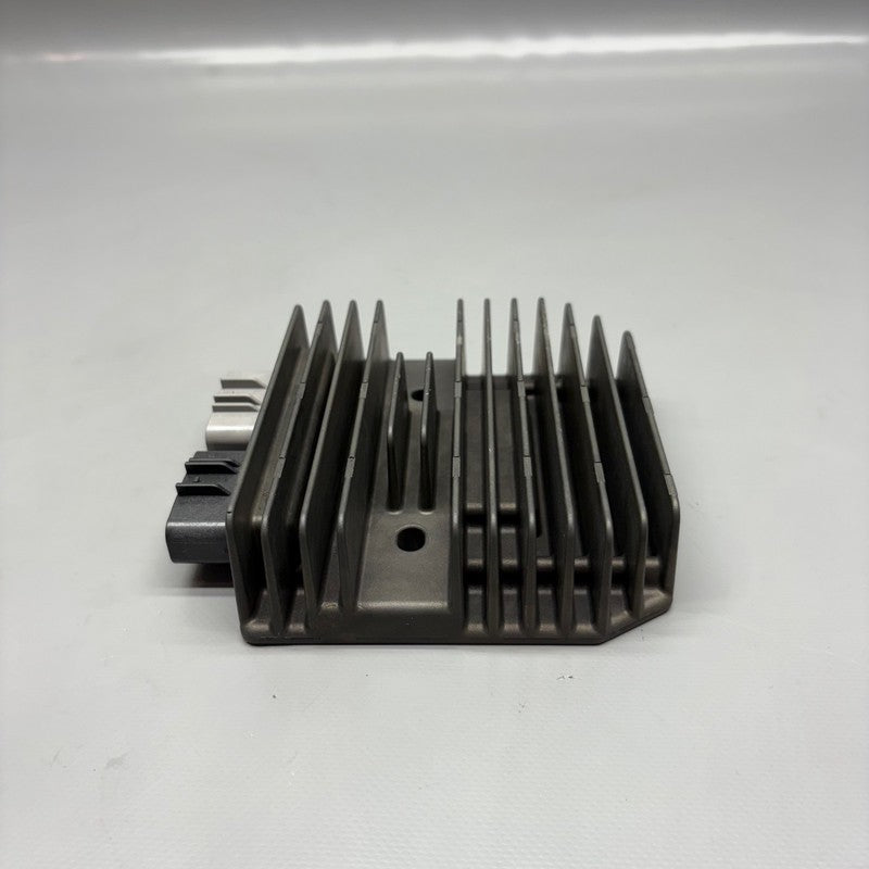 R18 TRANSCONTINENTAL BMW R18 TRANSCONTINENTAL VOLTAGE REGULATOR 2020 2021 2022 2023 2024 2025 OEM