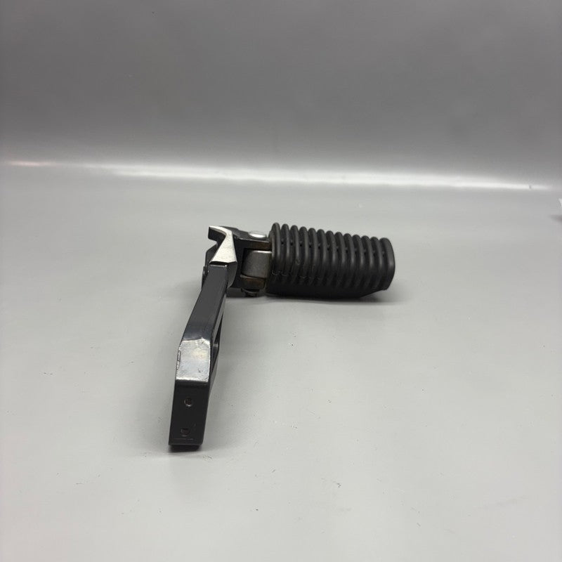2314764 BMW R 1100R FOOTREST RIGHT 1993-1995 1996 1997 1998 1999 2000 2001 2002 OEM 