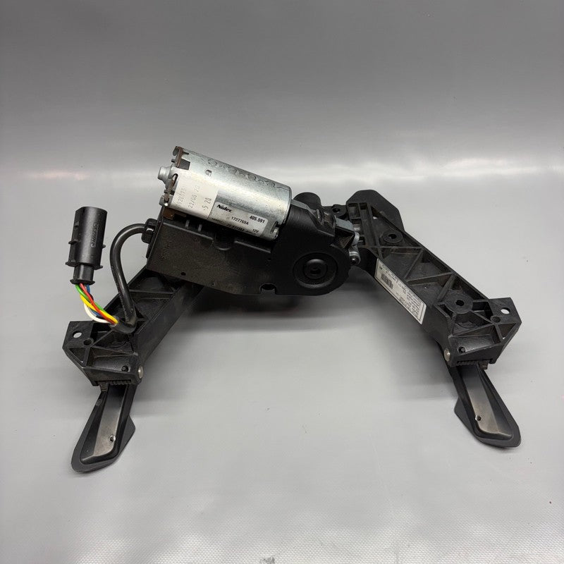 BMW K1600 BAGGER WINDSHIELD ADJUSTMENT 2017 2018 2019 2020 2021 OEM 85