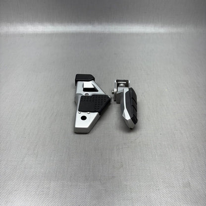 R1150RS BMW R1150RS FOOTPEG PLATE RIGHT REAR 2002 2003 2004 2005 2006 OEM