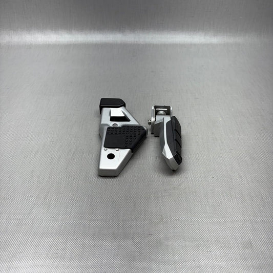 R1150RS BMW R1150RS FOOTPEG PLATE RIGHT REAR 2002 2003 2004 2005 2006 OEM