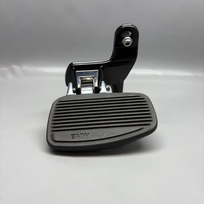 9467719 BMW R18 TRANSCONTINENTAL FOOTREST PLATE LEFT REAR 2020 2021 2022 2023 2024 OEM