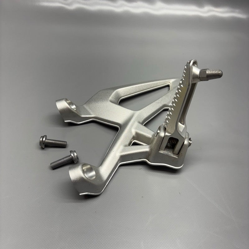 BMW S1000R FOOTREST PLATE LEFT 2020 2021 2022 2023 2024 2025 OEM 94676