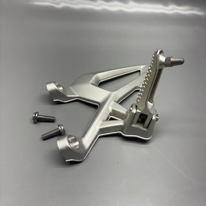 BMW S1000R FOOTREST PLATE LEFT 2020 2021 2022 2023 2024 2025 OEM 94676