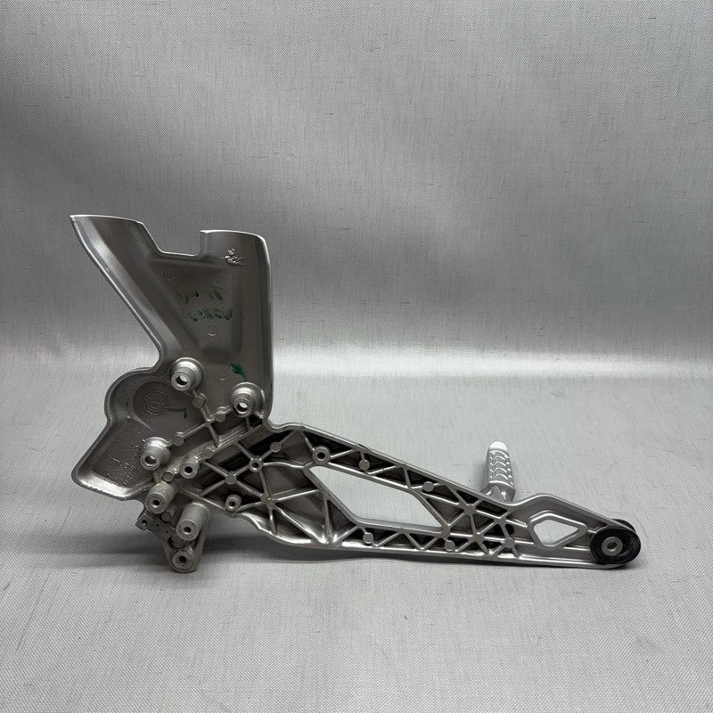 G 310R BMW G 310R FOOT REST PEG MOUNT BRACKET RIGHT 2016 2017 2018 2019 2020 OEM