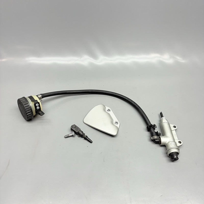 7673520 BMW R1200GS REAR BRAKE MASTER CYLINDER 2009 2010 2011 2012 2013 OEM 7673520
