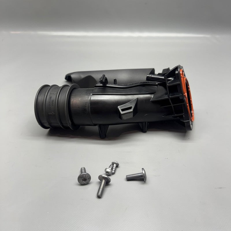R18 TRANSCONTINENTAL BMW R18 TRANSCONTINENTAL SUCTION TUBE RIGHT 2020 2021 2022 2023 2024 2025 OEM