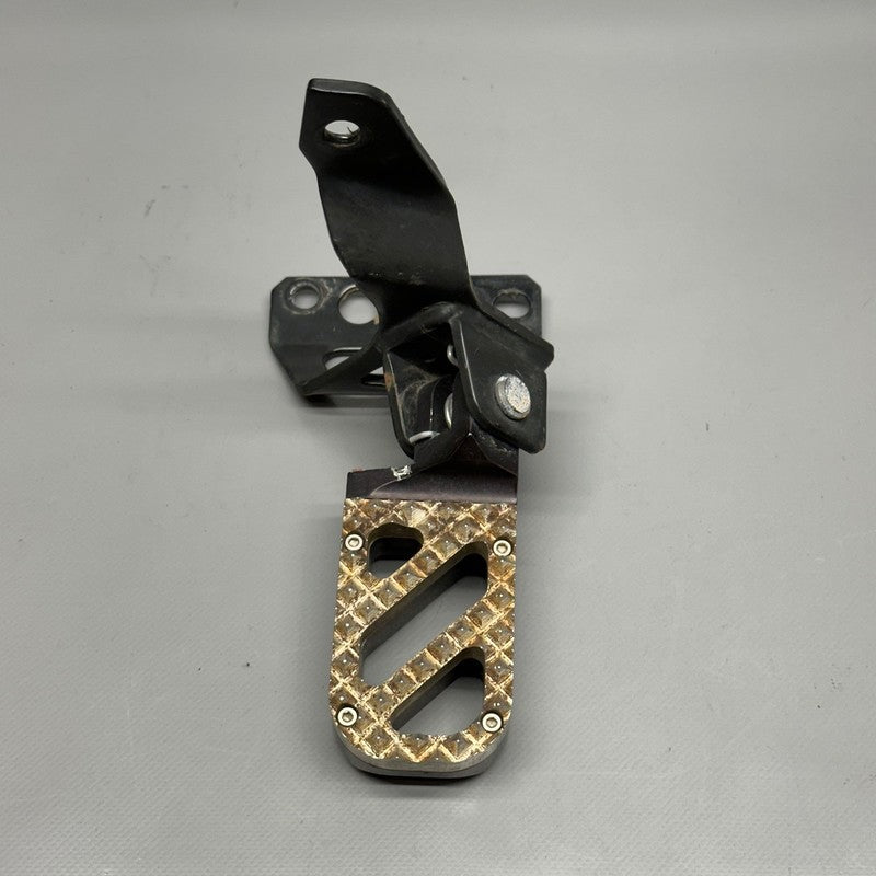 BMW G650GS SERTAO FOORPEG RIGHT 2010 2011 2012 2013 2014 OEM 7650294