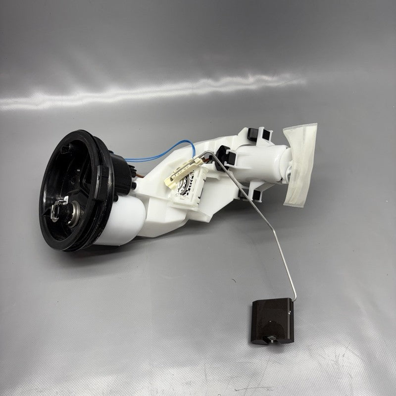 8563526 BMW K1600GTL FUEL PUMP 2015 2016 2017 2018 2019 2020 2021 OEM 8563526