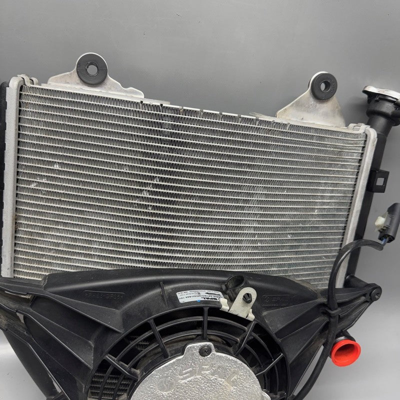 7726415 BMW K1600GTL RADIATOR 2015 2016 2017 2018 2019 2020 2021 OEM 7726415