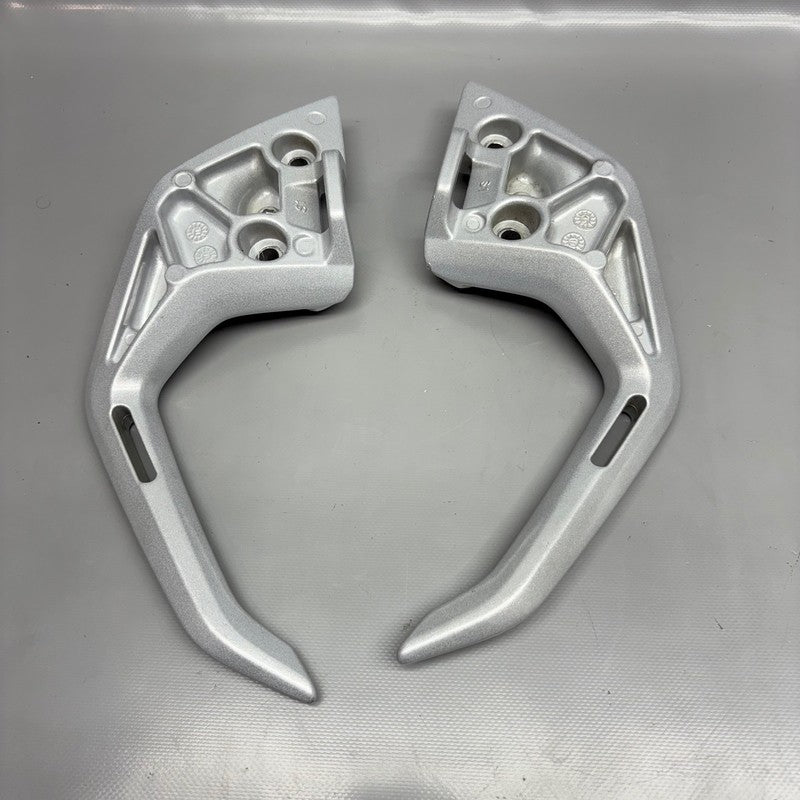 8556898 BMW G310 R GRAB RAIL BAR REAR 2016 2017 2018 2019 2020 OEM 8556898