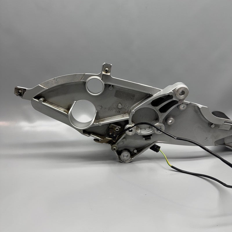 BMW R1150 RT FOOTREST PLATE RIGHT 2000 2001 2002 2003 2004 2005 2006 O