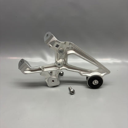BMW S1000R FOOTREST PLATE RIGHT 2020 2021 2022 2023 2024 2025 OEM 9467