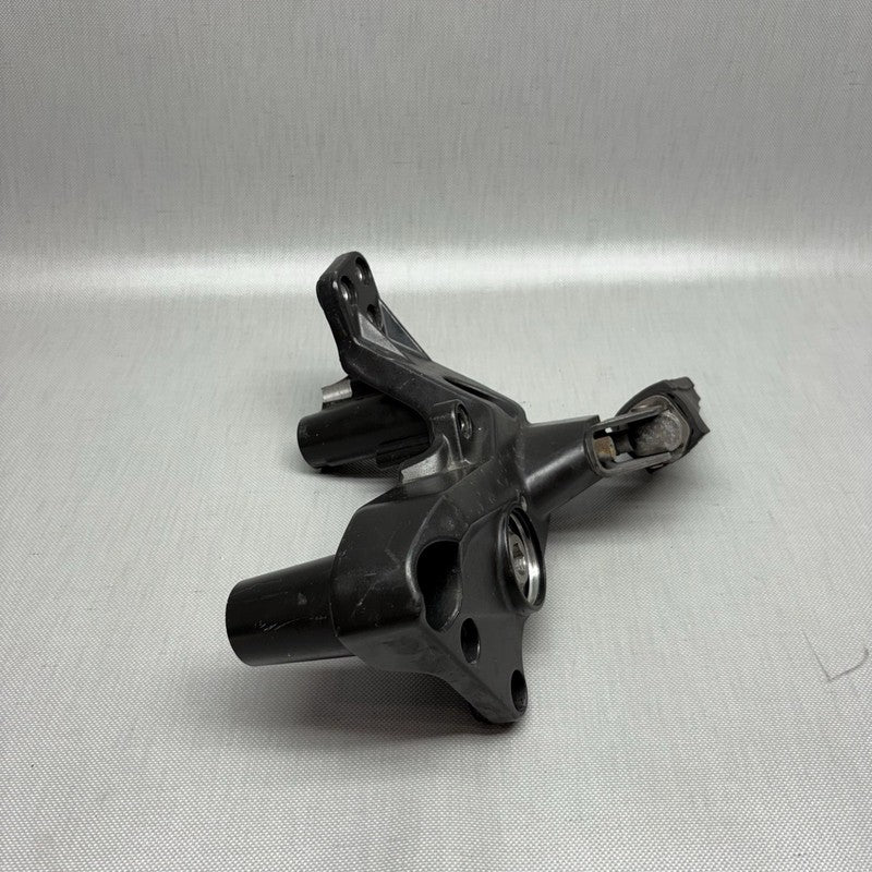 7725449 BMW C 650 SPORT LEFT ENGINE MOUNT 2014 2015 2016 2017 2018 2019 2020 OEM 7725449