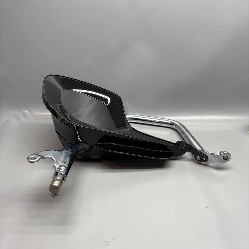 R18 BMW R18 LEG SHIELD RIGHT 2020 2021 2022 2023 2024 OEM