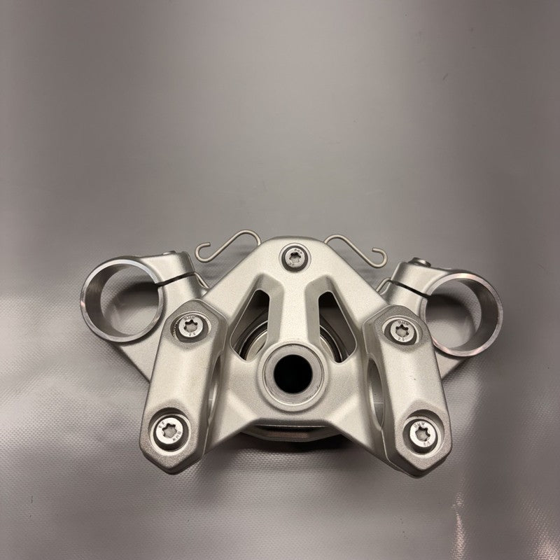 7924206 BMW R1300GS FORK BRIDGE UPPER 2022 2023 2024 OEM 7924206