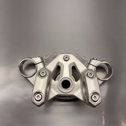 7924206 BMW R1300GS FORK BRIDGE UPPER 2022 2023 2024 OEM 7924206