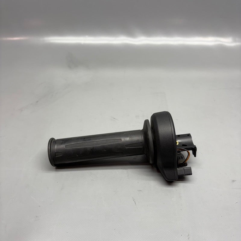 8552120 BMW K1600GT HANDLEBAR GRIP RIGHT 2011 2012 2013 2014 2015 2016 OEM 8552120