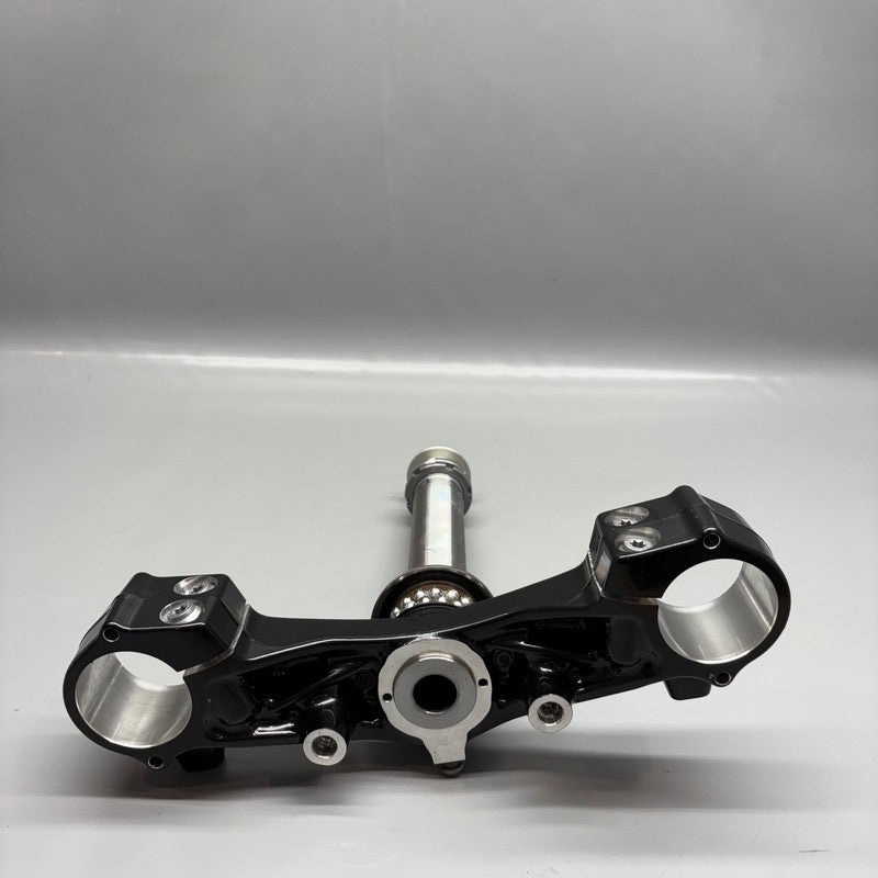 9899335 BMW R18 TRANSCONTINENTAL LOWER FORK CROSS BRACE 2020 2021 2022 2023 2024 2025