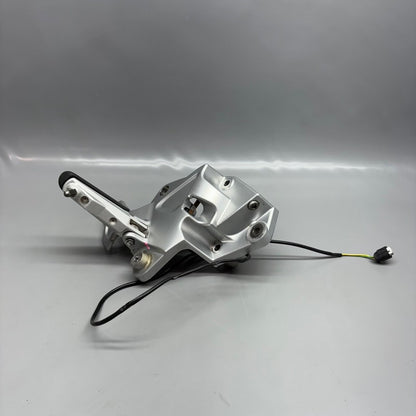7678670 BMW F800ST FOOTREST RIGHT FRONT 2005 2006 2007 2008 2009 2010 2011 OEM 7678670