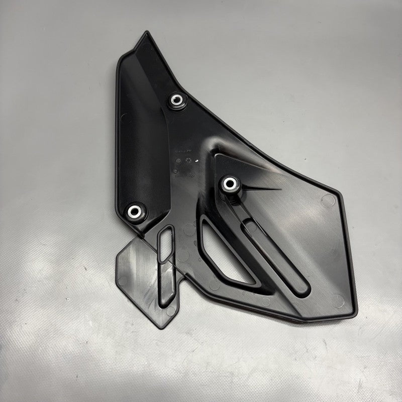 5A6A3F2 BMW R1300GS ADVENTURE HEEL GVARD RIGHT 2023 2024 2025 OEM 5A6A3F2