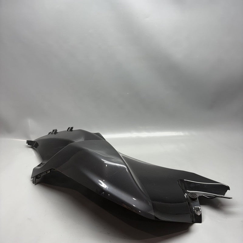 7677776 BMW K1300S RIGHT SIDE FUEL TANK FAIRING 2007 08 09 10 11 12 13 14 2015 7677776