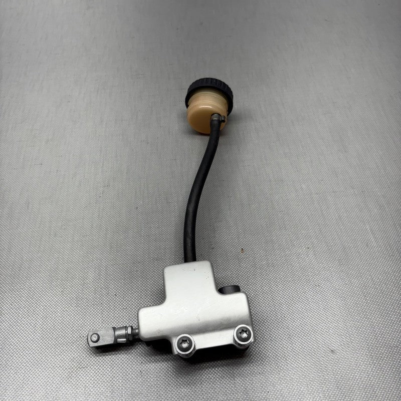 R1150RS BMW R1150RS REAR BRAKE MASTER CYLINDER 2002 2003 2004 2005 2006 OEM