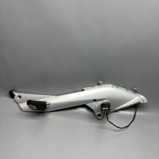 BMW R1200 RT FOOTPEG PLATE RIGHT 2005 2006 2007 2008 2009 OEM 7675290