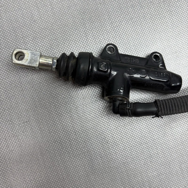 G 310R BMW G 310R REAR BRAKE MASTER CYLINDER 2016 2017 2018 2019 2020 OEM