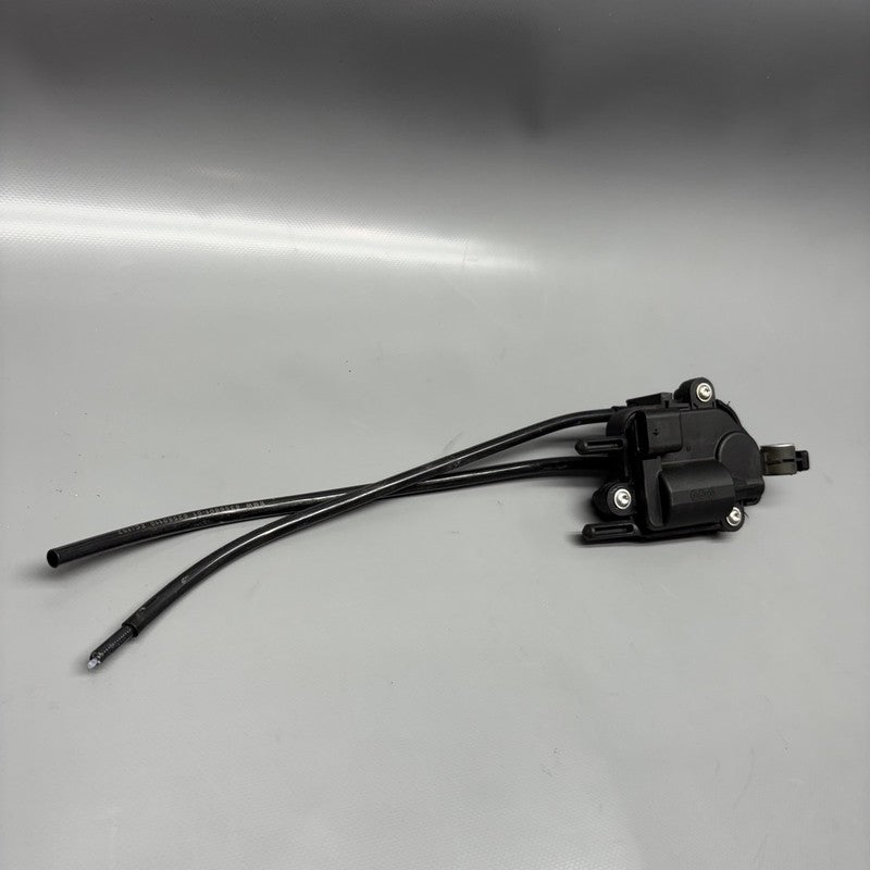 7105684 BMW M1000R EXHAUST FLAP 2021 2022 2023 2024 OEM 7105684