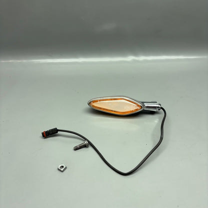 R18 B BMW R18 B SIGNAL LIGHT LEFT 2020 2021 2022 2023 2024 OEM