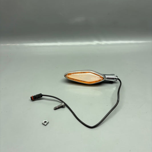 R18 B BMW R18 B SIGNAL LIGHT LEFT 2020 2021 2022 2023 2024 OEM