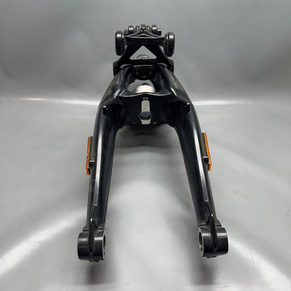 7717732 BMW K1600GTL FRONT SWINGARM WHEEL CARRIER 2015 2016 2017 2018 2019 2020 2021 OEM