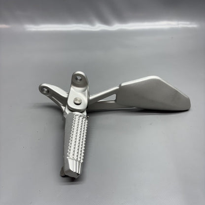 7714641 BMW K1300S FOOTREST LEFT REAR 2007-2012 2013 2014 2015 OEM 7714641