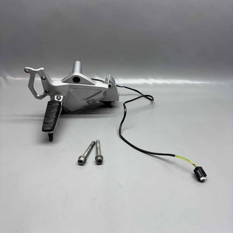 7678670 BMW F800ST FOOTREST RIGHT FRONT 2005 2006 2007 2008 2009 2010 2011 OEM 7678670